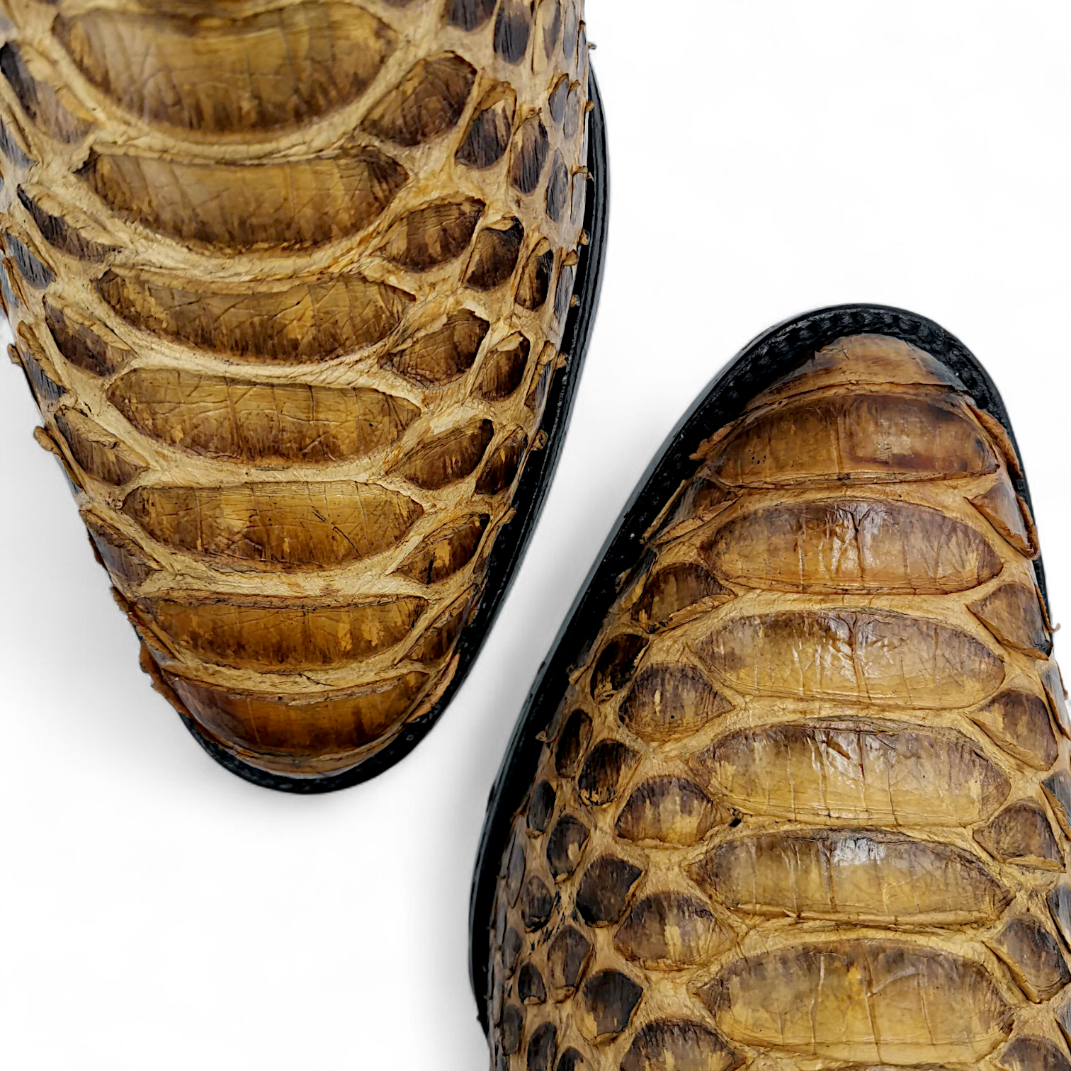 BOTA VAQUERA EN PIEL GENUINA DE PYTHON PARA CABALLERO (MSN)