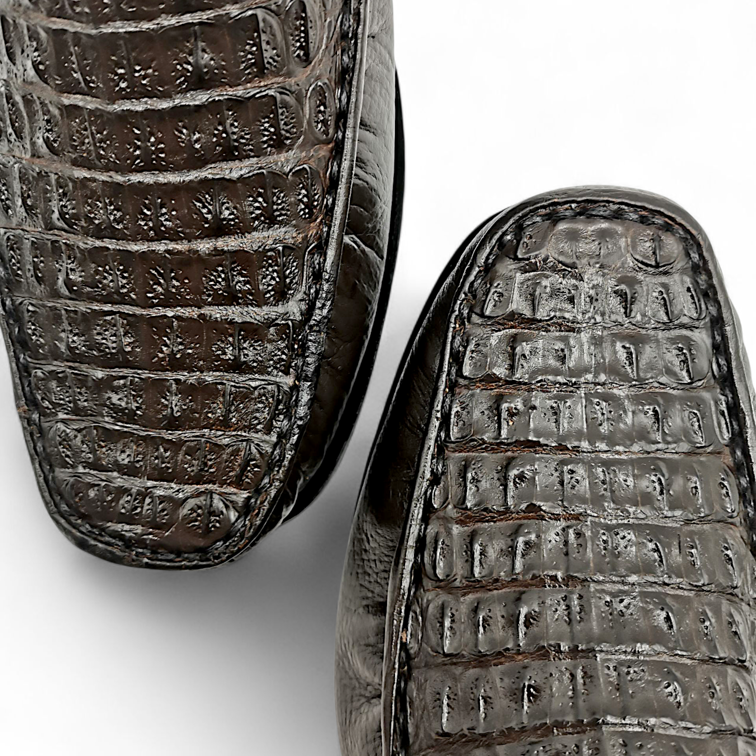 ZAPATO EN PIEL GENUINA DE COCODRILO PARA CABALLERO (MSN)