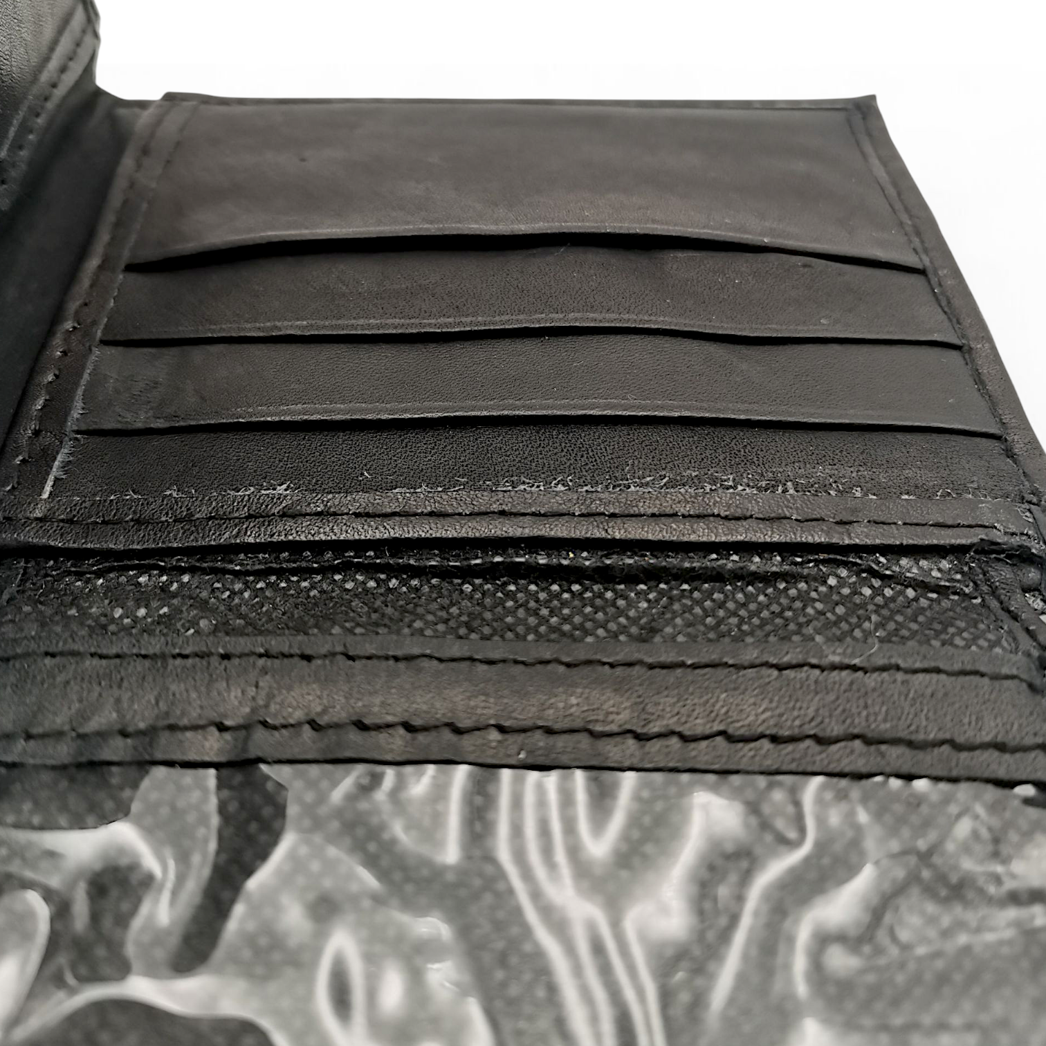 CARTERA EN PIEL GENUINA DE MANTARRAYA PARA CABALLERO (MSN)