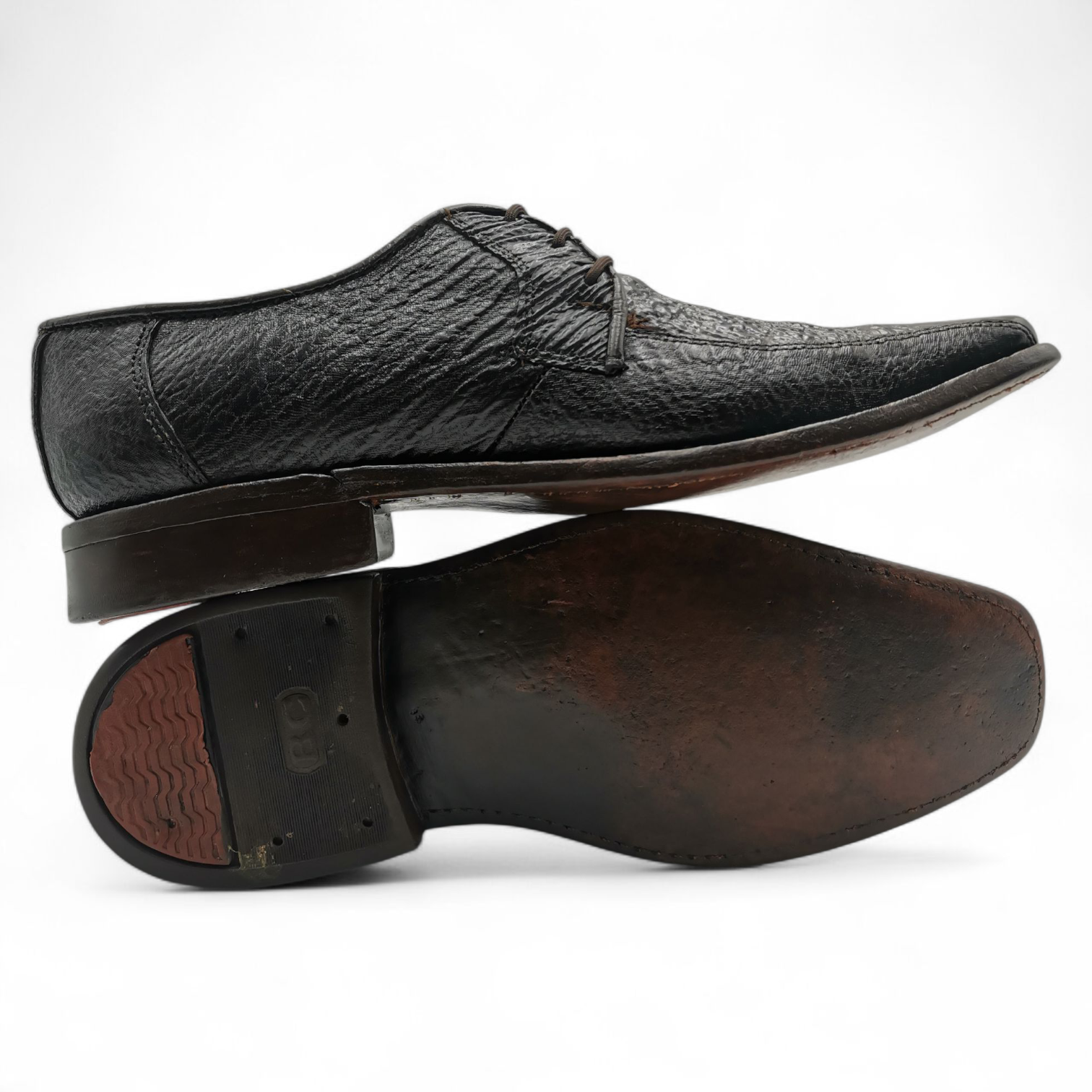 ZAPATO EN PIEL GENUINA DE TIBURÓN PARA CABALLERO (MSN)