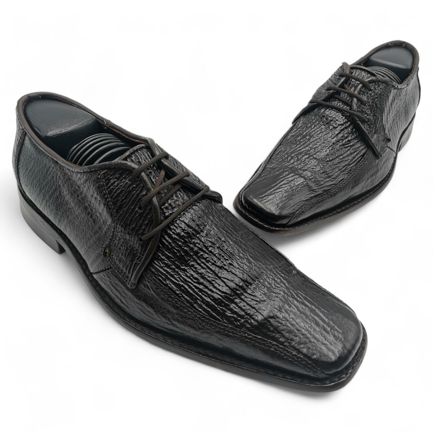ZAPATO EN PIEL GENUINA DE TIBURÓN PARA CABALLERO (MSN)