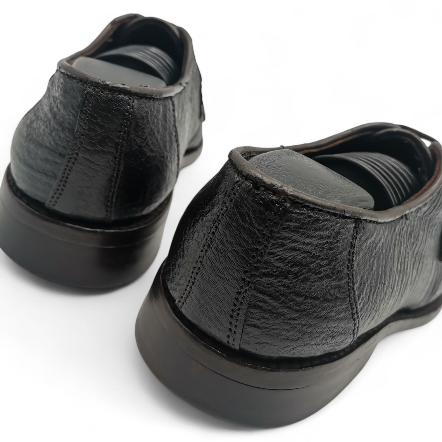 ZAPATO EN PIEL GENUINA DE TIBURÓN PARA CABALLERO (MSN)