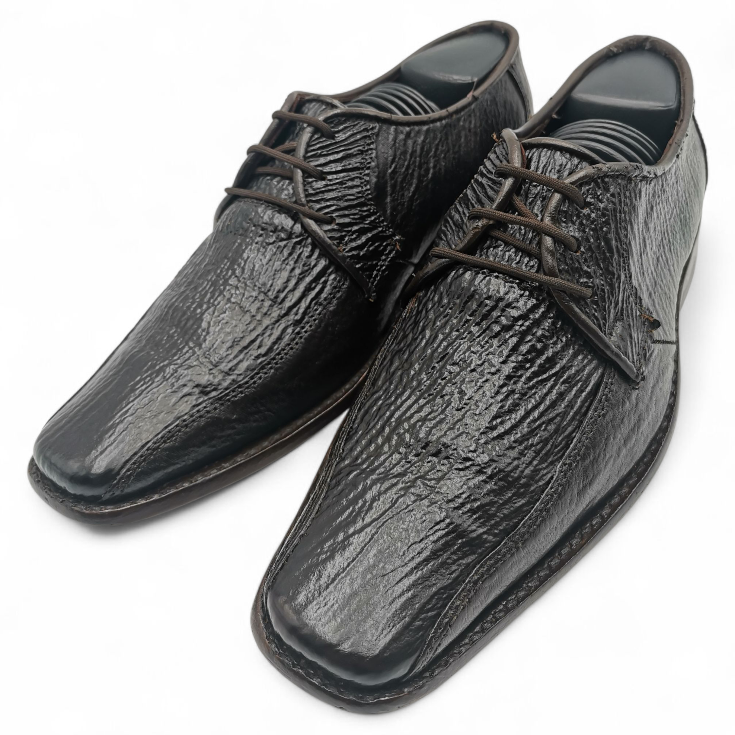 ZAPATO EN PIEL GENUINA DE TIBURÓN PARA CABALLERO (MSN)
